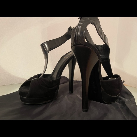 Used! Fendi 4” heels sandals - Picture 1 of 3